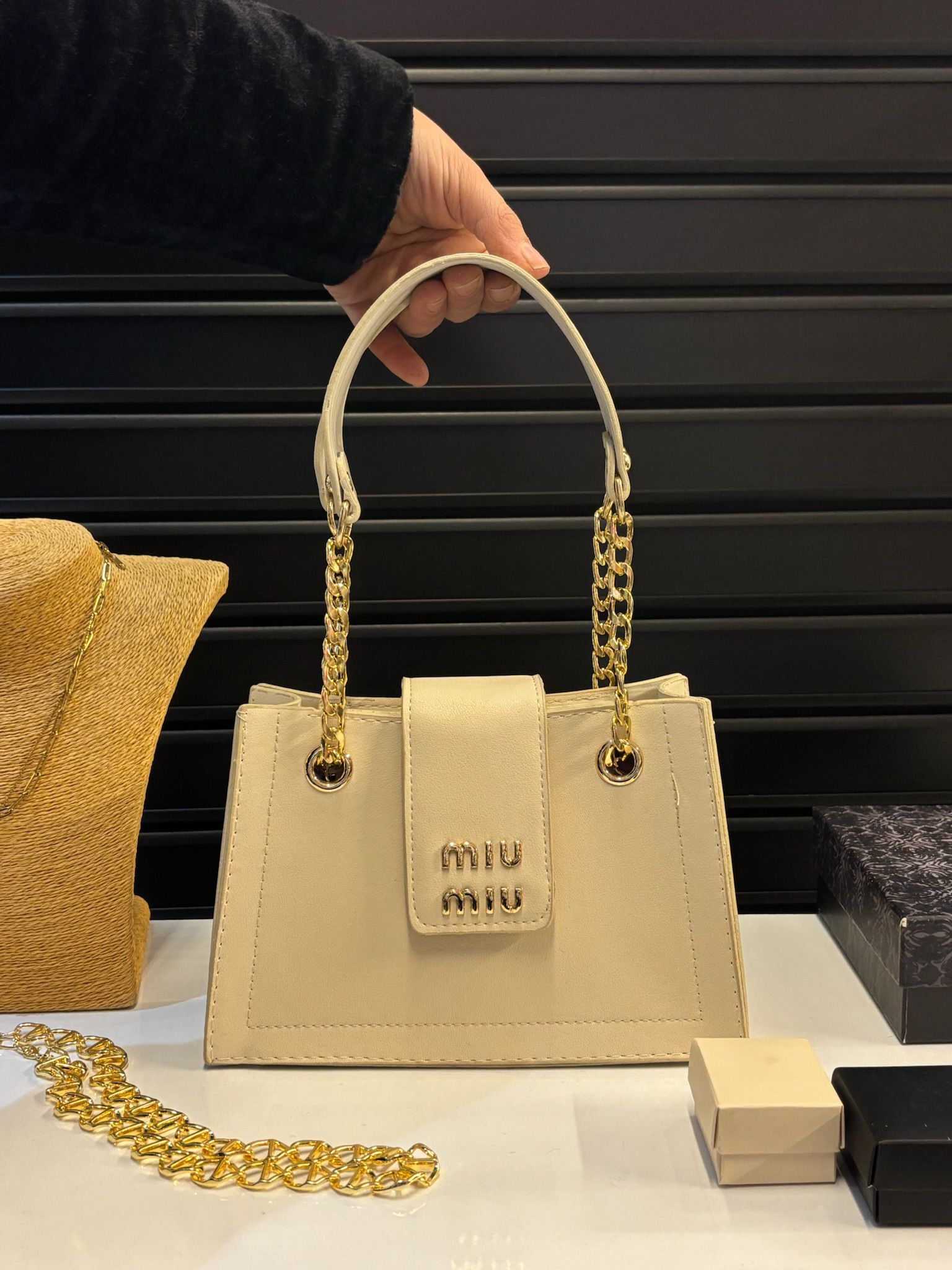 Mıu Mıu Zincirli El Çantası